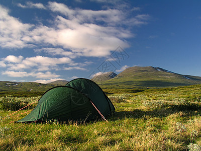 野营风景公园环境帐篷爬坡旅行旅游天空阳光闲暇图片