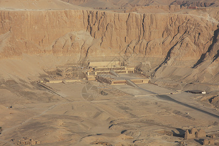 埃及圣殿雕刻天线吸引力女士晴天雕塑悬崖国王纪念碑地标背景图片