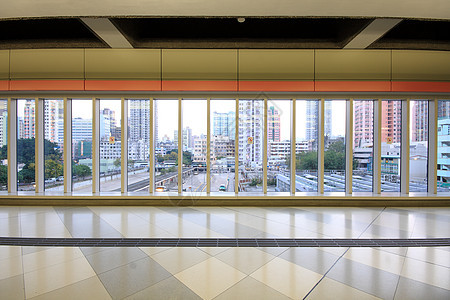 人行道玻璃地面民众隧道大厅反射天花板中心入口走廊图片