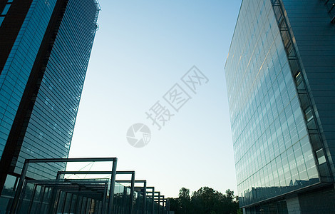 玻璃钢边缘建筑学窗户反射对角线正方形玻璃设施商业建筑图片