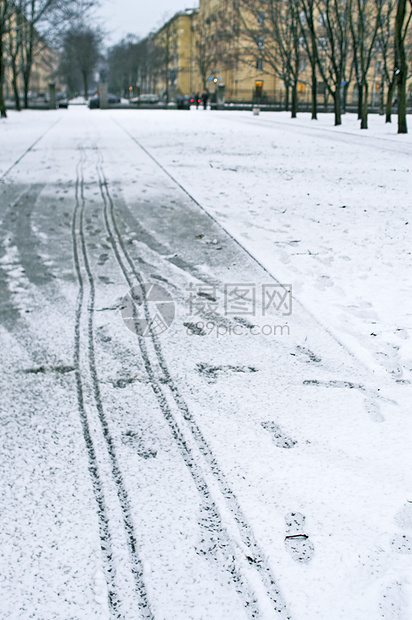雪上脚印车轮路面下雪线条小路胡同脆皮脚步风暴日光图片