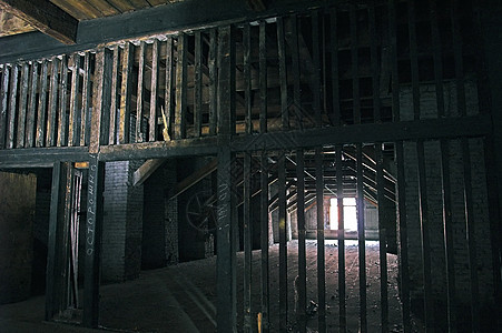 被遗弃的仓库贫民窟房间分割内饰设施砖块建筑贮存军营大厅背景图片