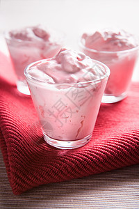 桌布食物粉色奶油红色静物桌子图片
