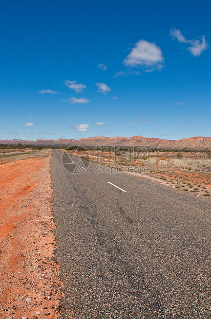 澳洲外游客旅行风景衬套土地沙漠红色荒野岩石植被图片