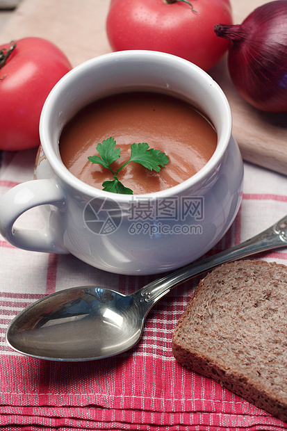 番茄汤香菜面包桌子红色饮食蔬菜厨房食物烹饪用餐图片