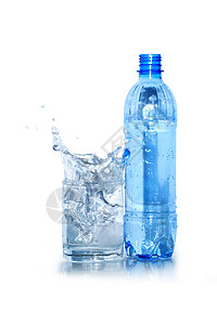 矿物水液体饮食矿泉水蓝色玻璃瓶子饮料口渴元素设计图片