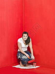 油漆问题失误红色住房棕色绘画画笔头发家装女性孤独图片