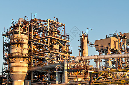 晚上的石化炼油厂建筑工业精制职场工厂石化厂背景图片