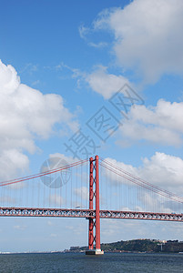 4月25日 葡萄牙里斯本桥旅行旅游建筑学历史性交通天空城市运输地标景观图片