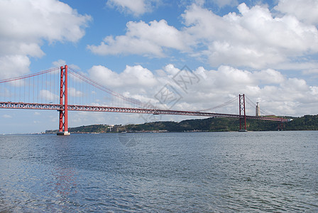 4月25日 葡萄牙里斯本桥天空纪念碑交通蓝色旅游地标金属旅行建筑学历史性图片