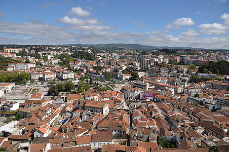 Leiria 城市风景房子旅游市中心建筑学建筑天空街道历史旅行住宅图片