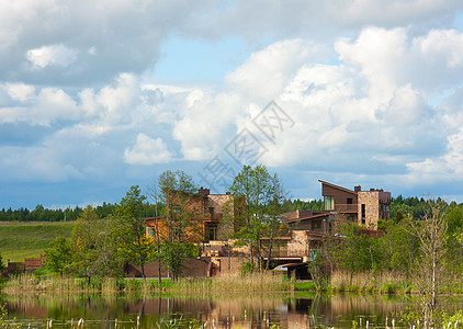 湖边现代小屋图片