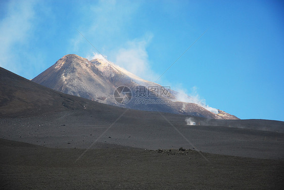 埃特纳火山烟雾蓝色灰尘图片