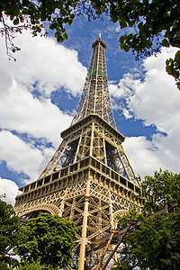 Eiffel铁塔 法国巴黎树木假期旅游金属艺术吸引力旅行建筑纪念碑游客图片