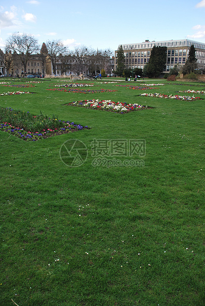 切尔滕汉皇宫花园天空建筑学蓝色花朵地标植物群公园草地英语绿色图片