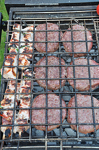 烧烤肉猪肉红色食物美食烹饪牛肉牛扒营养炙烤午餐图片