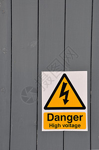 高压危险标志电压木头三角形安全黑色禁令工程死亡工业震惊图片