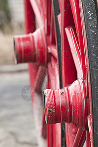 骑马马的马车轮着红火红轮水平休息工具车皮工业金属历史古董车轮车辆图片