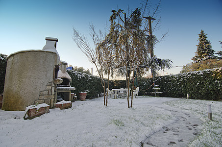 意大利比萨比萨暴风雪后的街道天空历史教会假期倾斜英语旅行国家柱子坎波图片