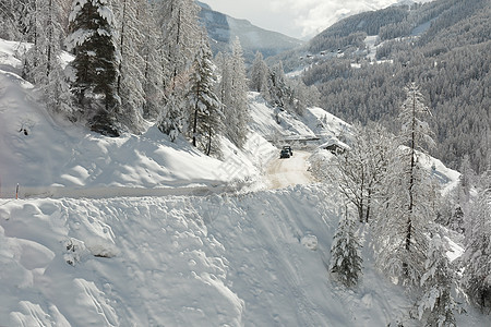冬季公路状况地形交通障碍山脉封锁天气驾驶季节降雪图片
