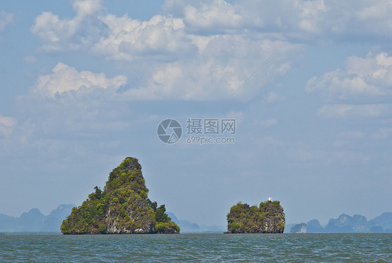 张恩加湾石灰石小岛岩溶悬崖戏剧性顶峰热带海岸侵蚀群岛图片