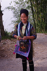 黑人苗族妇女山地夹克民间裙子头巾珠宝民族国家耳环女孩图片