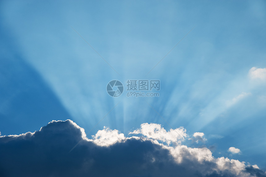 和太阳的云束天空力量光线季节上帝平流层场景环境天堂风景图片