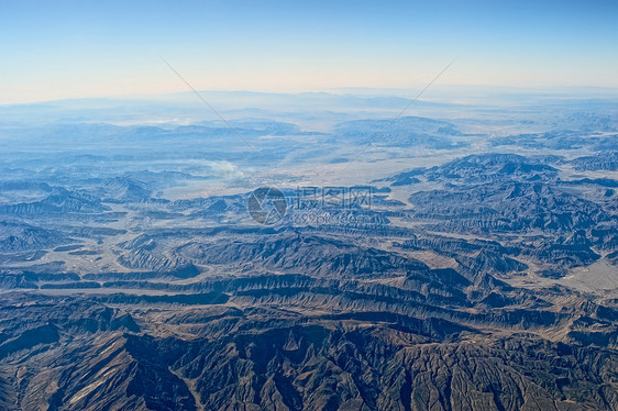 山区山地爬坡全景地平线旅游下坡高度环境蓝色顶峰旅行图片