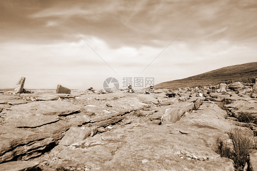 山地岩石布伦丘陵景观中的塞皮亚岩石图片