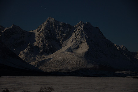 月光中的林根阿尔卑斯山图片