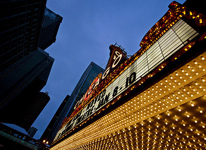 芝加哥市下城市夜摄影建筑市中心旅游街道摩天大楼都市反射景观办公室地标图片