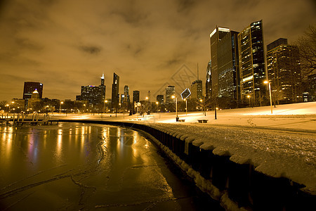 芝加哥市下城市夜摄影旅游地标建筑城市街道反射天际建筑学都市摩天大楼图片