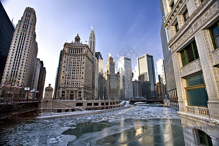 芝加哥市郊市中心晚间摄影师Wrigley广场建筑天际街道商业建筑学摩天大楼反射地标办公室城市图片
