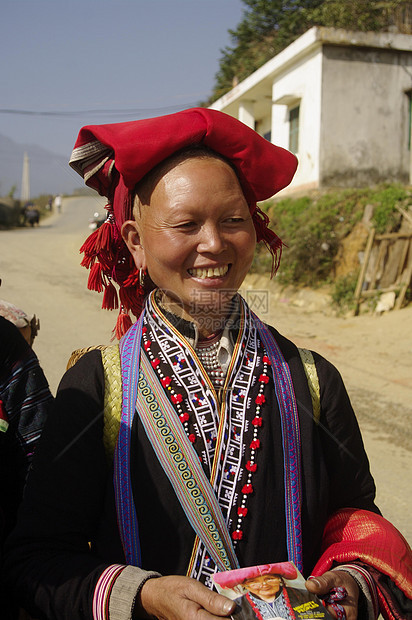红色的Hmongpomons民族妇女肖像衣服文化头发种族少数民族头饰女性传统山地海关图片