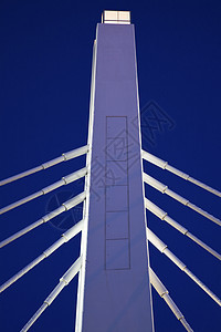 蓝色天空下的白桥城市旅行天际天空白色建筑学图片