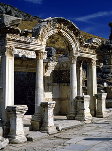 哈德良寺庙 土耳其 埃菲苏斯街道城市文明废墟背景图片