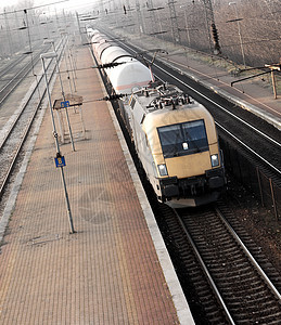 列火车速度运动工业货物经济车辆船运车站货运送货图片