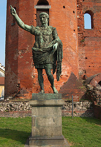 凯撒奥古斯都神像雕像废墟建筑学地标纪念碑皇帝图片