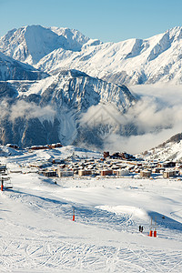 滑雪度假村季节天空冒险登山环境土地地形蓝色全景假期图片