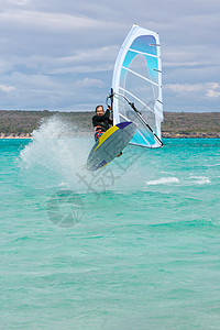 风表面冒险冲浪者乐趣热带假期男人海浪风帆运动冲浪图片