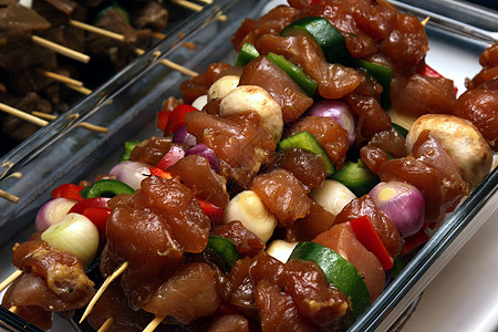 鸡肉烤鸡烤串水平青椒洋葱木串辣椒胡椒食物图片