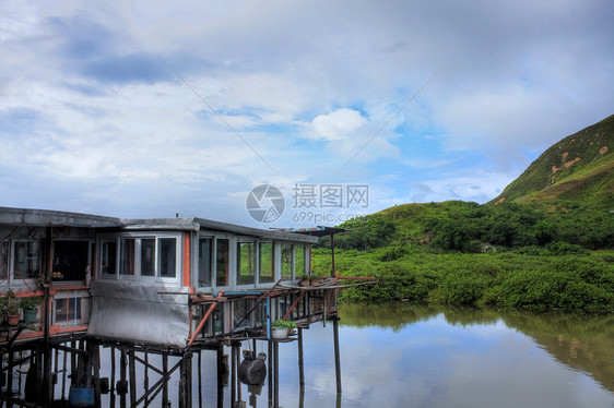 水中的木屋图片