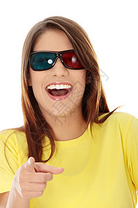 3D影视镜中的妇女娱乐微笑女性快乐青少年蓝色观众女士红色女孩图片