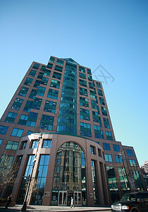 温尼伯市中心的新建筑建筑学旅行蓝色路灯城市树木行人拱门反思风景图片