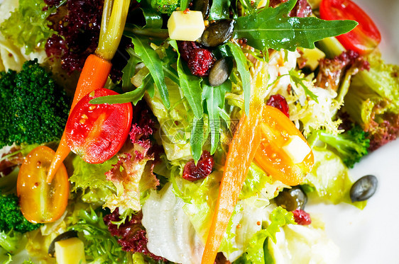 新鲜混合沙拉海鲜叶子食物莴苣盘子午餐树叶蔬菜小吃饮食图片