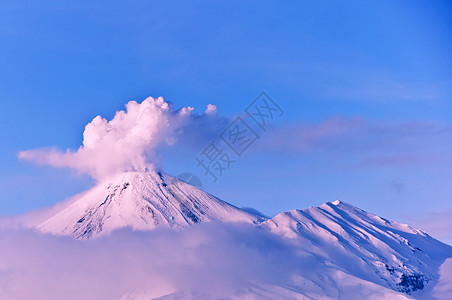 火山旅游地震野生动物灾难图片