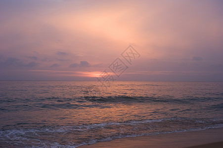 美丽的日落戏剧性海景反射透视海滩海洋涟漪摄影橙子波浪图片