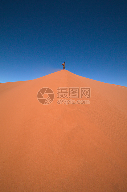 索苏武夫莱沙丘风景蓝色纳米布太阳沙漠橙子干旱荒野场地旅行图片
