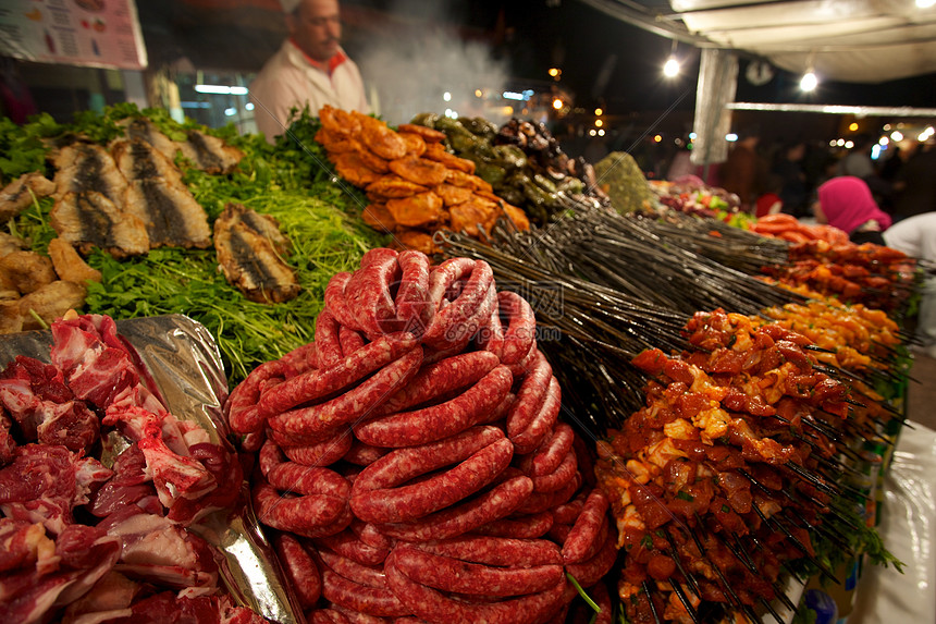 摩洛哥在广场的肉和鱼图片