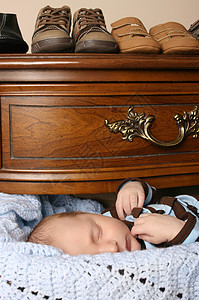 睡觉婴儿保护睡眠梳妆台抽屉蓝色工作室儿子孩子青年男性图片